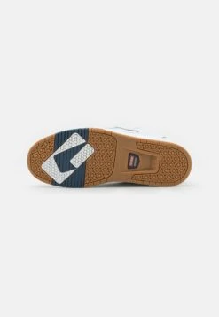 Globe Sabre - Skate Shoes - White/Blue -Fashion Shop 2eee9e4f2171419e93dd9c78d1db9781