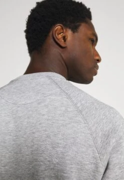 Pier One 3 Pack - Sweatshirt - Bordeaux/Black/Grey 16 Pier One 3 Pack - Sweatshirt - Bordeaux/Black/Grey -Fashion Shop 3f826ffba33f448aa8aacde667ba354b