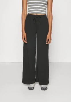Nmjasa Wide Pant - Tracksuit Bottoms - Black