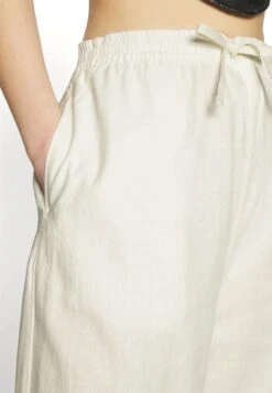 YOURTURN Genderless Parachute Unisex - Trousers - White 13 YOURTURN Genderless Parachute Unisex - Trousers - White -Fashion Shop 550eb4063f7e4f1cbca9890550f66ec1