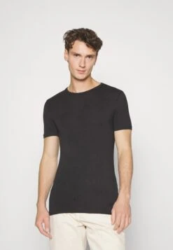 Pier One 3 Pack Muscle Fit- Basic T-Shirt - Black -Fashion Shop 5ba4f53aaefc4a51b21ae71de5f7be4a