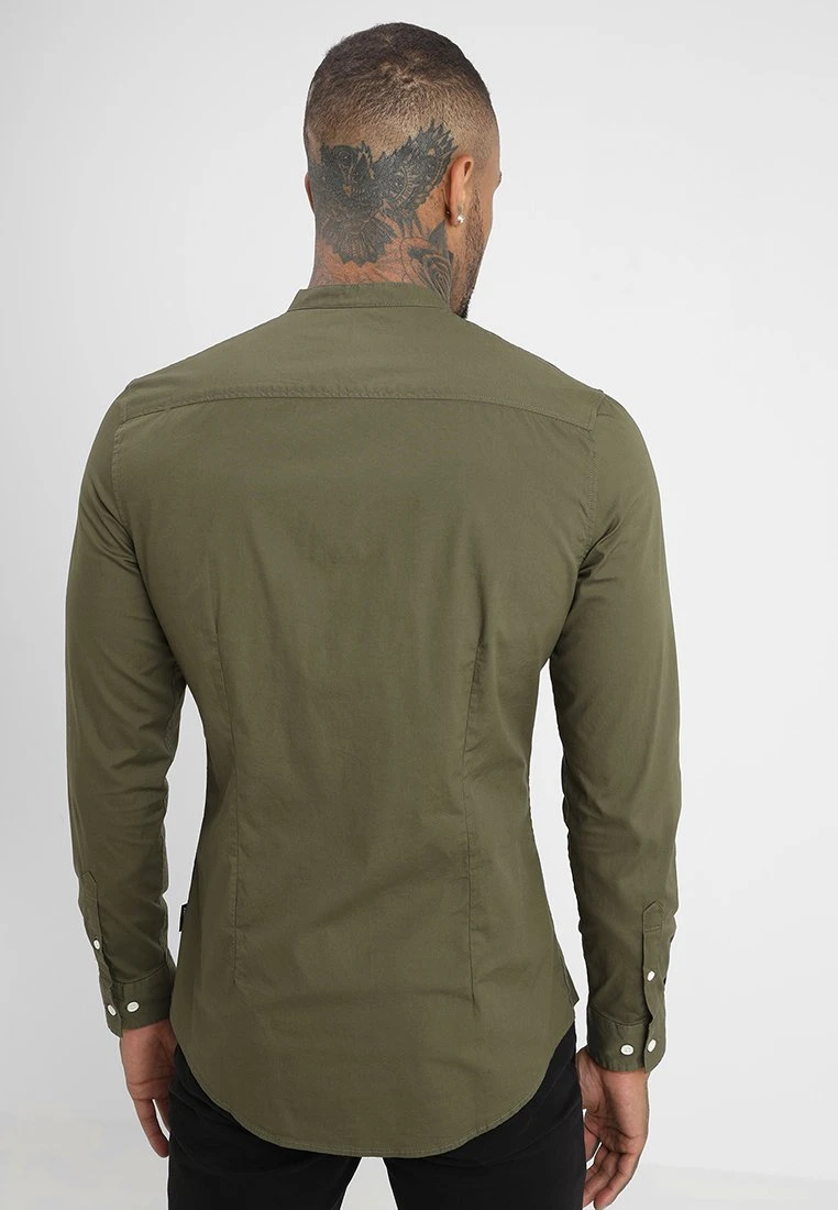 Pier One Muscle Fit Stand- Shirt - Oliv 5 Pier One Muscle Fit Stand- Shirt - Oliv - Image 3