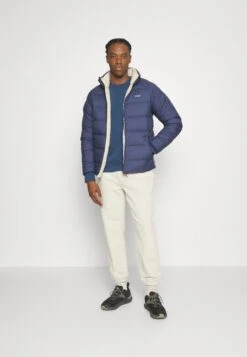 Patagonia Reversible Silent - Down Jacket - New Navy -Fashion Shop a3ea831c8c2d449f949a5ac0fcf3b831