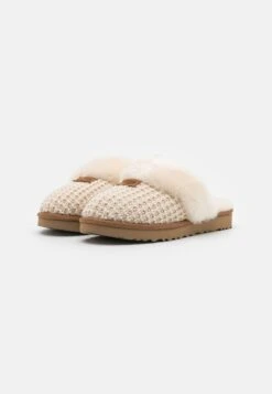 Ugg Cozy - Slippers - Cream -Fashion Shop b447d3eb2eee4d598de74ea451e5634d
