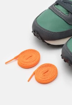 Saucony Dxn Trainer Unisex - Trainers - Green/Orange -Fashion Shop badde7961e89488bacd6d38edf98e3a5