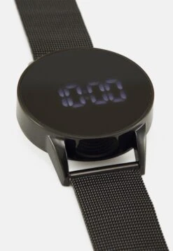 Pier One Smartwatch - Black 11 Pier One Smartwatch - Black -Fashion Shop bbf012a8af8349bfa24143042376f060
