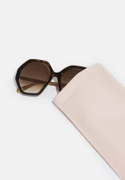 Chloé Sunglasses - Havana/Brown 14 Chloé Sunglasses - Havana/Brown -Fashion Shop c5aa1ab0a4f5447ab005664289e22280