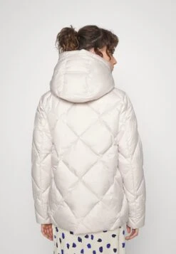 Marc O'Polo Diamond Quilting Detachable Hood Welt Poc - Down Jacket - Chalky Stone 11 Marc O'Polo Diamond Quilting Detachable Hood Welt Poc - Down Jacket - Chalky Stone -Fashion Shop c7bdcc6c305f4c4d9074a82e48cc8157