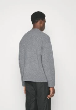 Hugo Sopro - Cardigan - Medium Grey -Fashion Shop c8e8342763554a29a390e3cc0d4ae647