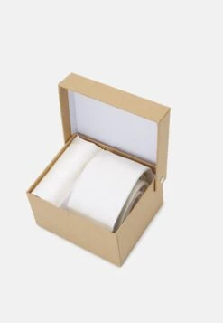 Pier One Set - Pocket Square - White 8 Pier One Set - Pocket Square - White -Fashion Shop cc5c1369efc3414f9ad0b2848d35ffe7