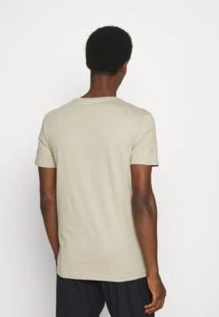 Pier One 5 Pack - Basic T-Shirt - White/Dark Grey/Black -Fashion Shop d4309172134f476283eb4fd8b00555ed